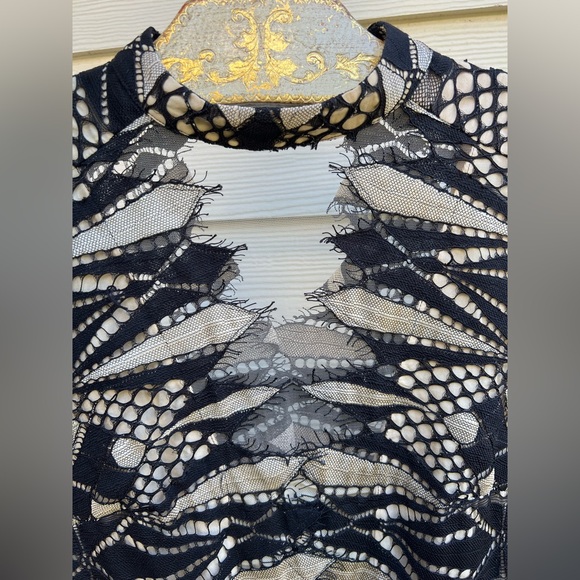 🐈‍⬛Deco Lace Mini Dress Black & Tan Patterned Lace—Free People/Urban Outfitters - Picture 16 of 17